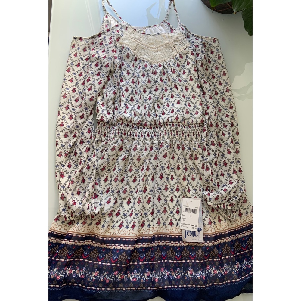 Jolt Shoulder Slit Dress